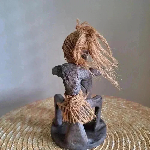 Wooden CARVED PRIMITIVE FIGURINE SCULPTOR - Picture 4 of 5